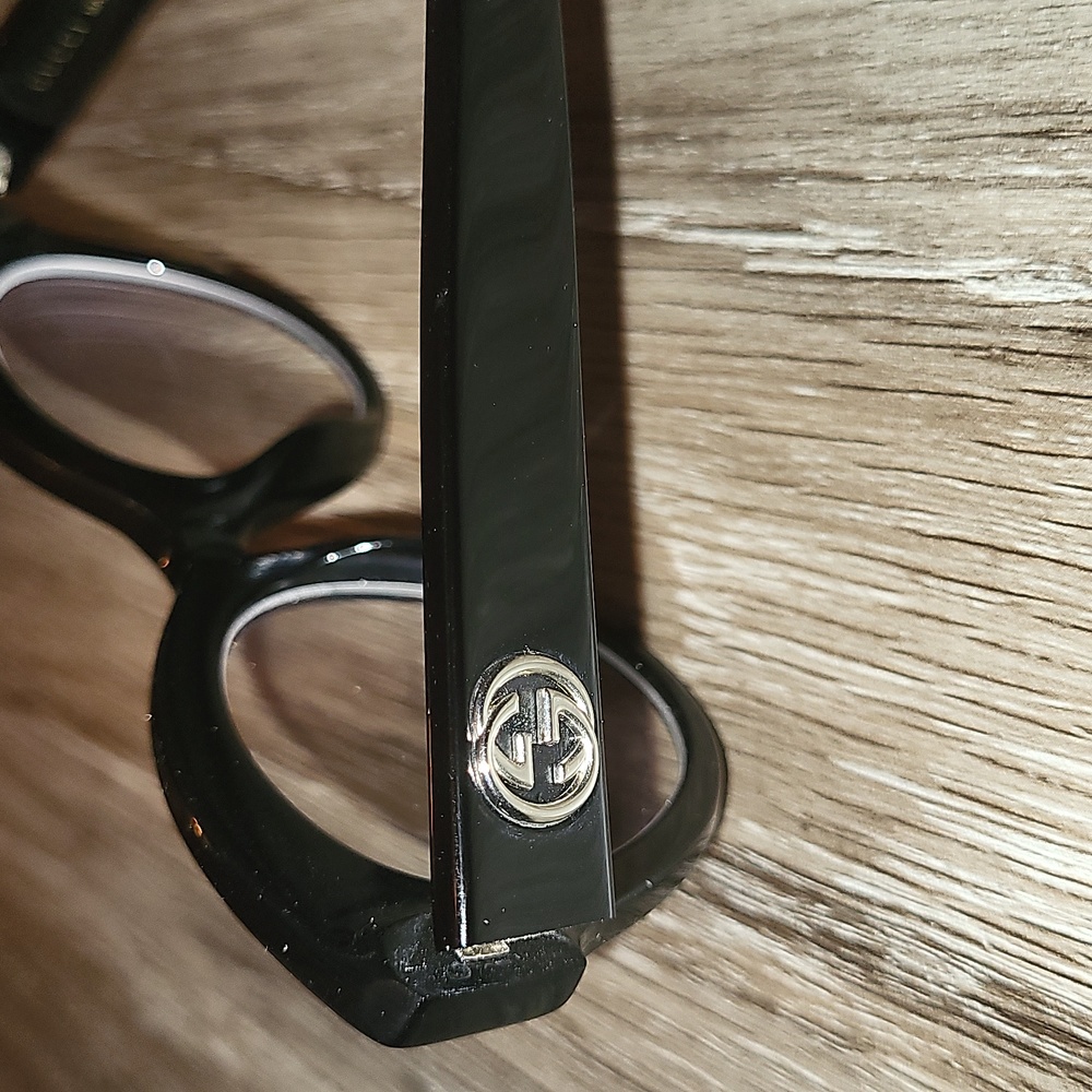 Gucci Glossy Black Cat-Eye Glasses - Picture 6 of 12